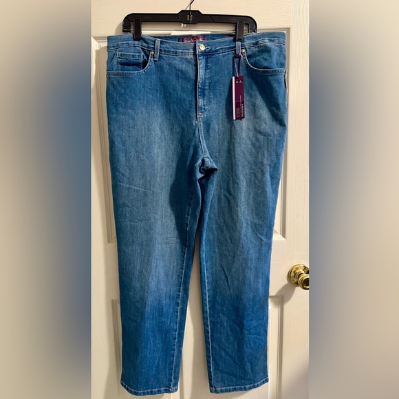 NWT- Gloria Vanderbilt Amanda Jeans - Celestia Wash - Size 18 Short - Picture 5 of 9